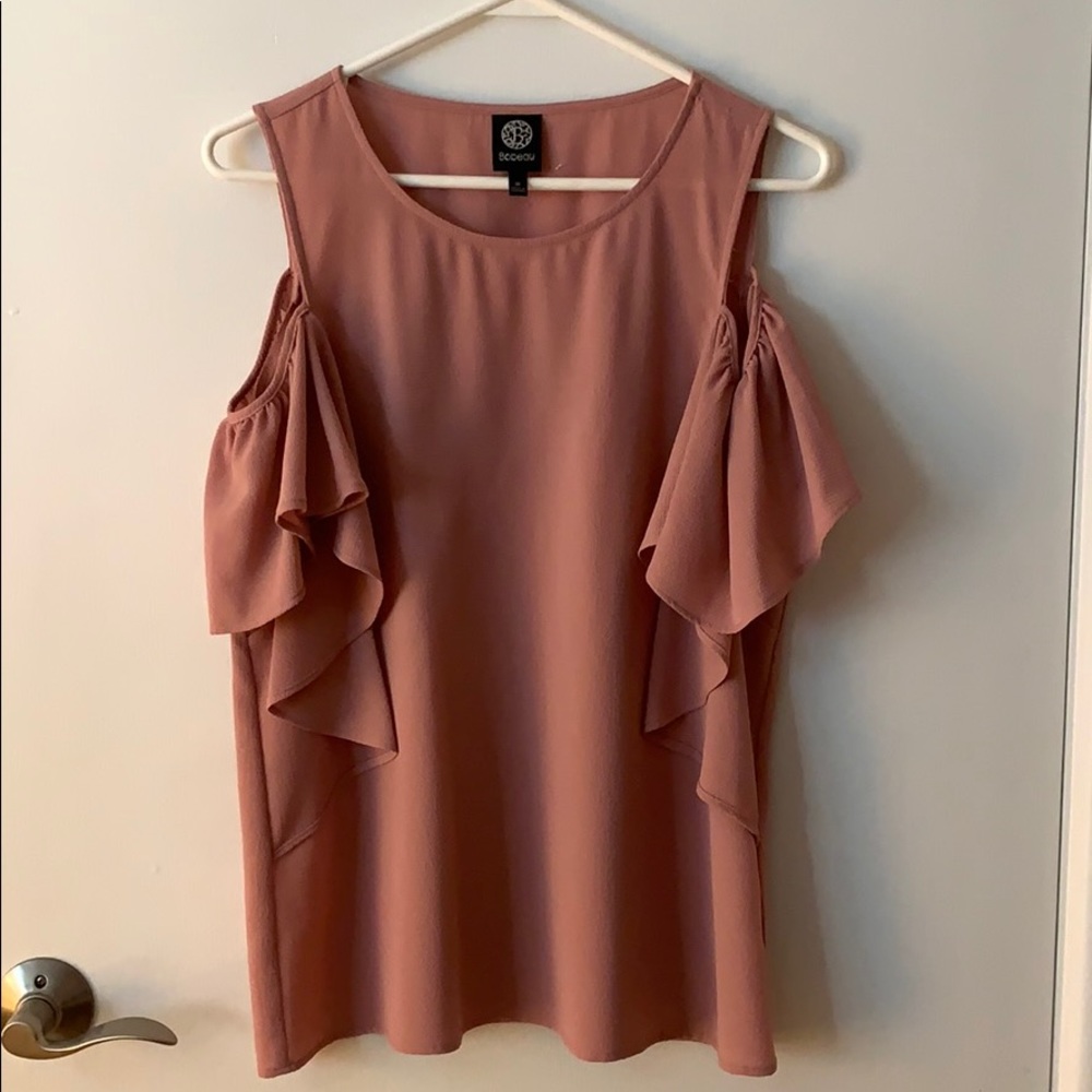 Shoulder cutout blouse